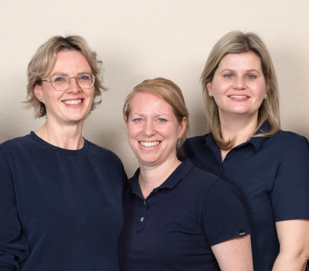 Gruppenbild des Frau Raum Teams